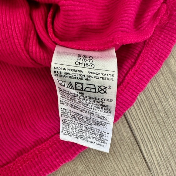 Add on item only —Old Navy Girl size small shirt 
Excellent condition - Picture 3 of 6